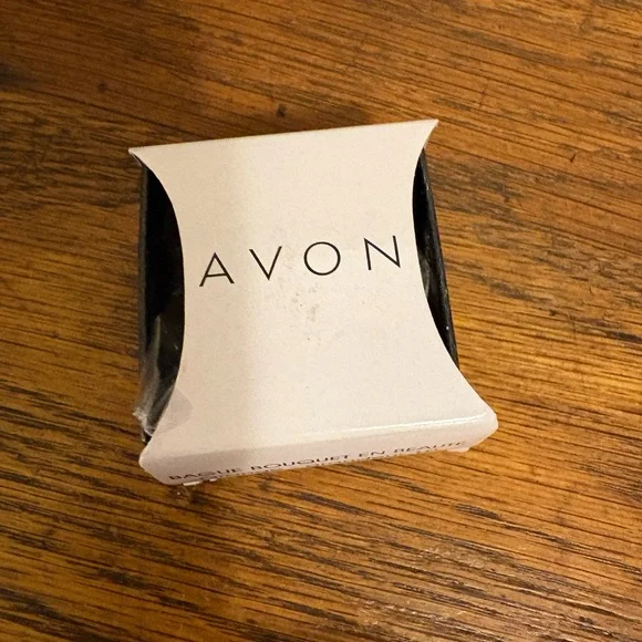 Avon Floral Elegance Ring with Vibrant Colors - Picture 6 of 6